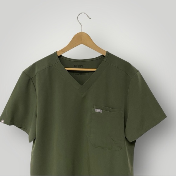 NWOT FIGS Leon Three-Pocket Scrub Top Sz L - Picture 3 of 12